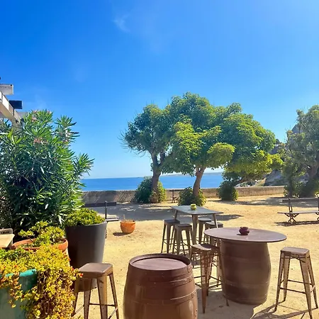 Отель Restaurant Christophe Colomb 3*