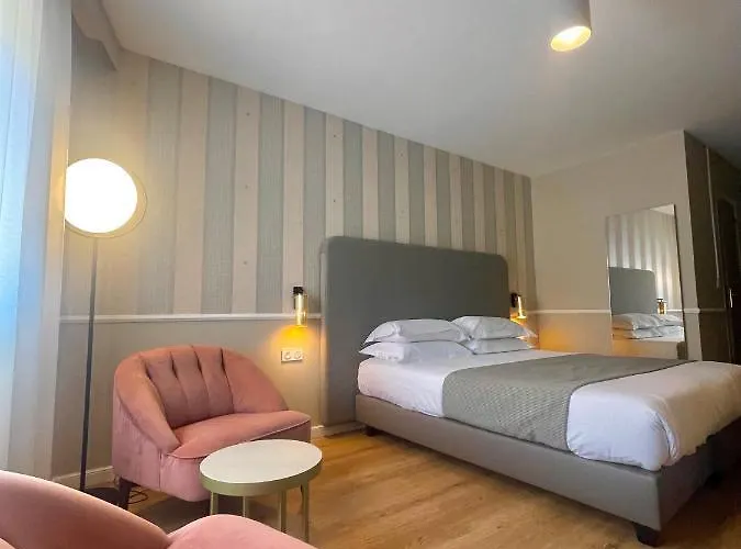 Restaurant Christophe Colomb Szálloda 3*