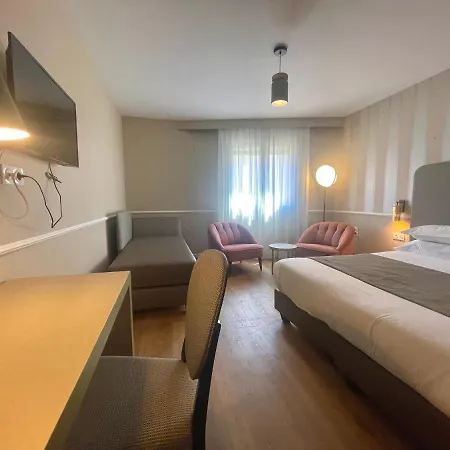 Restaurant Christophe Colomb فندق