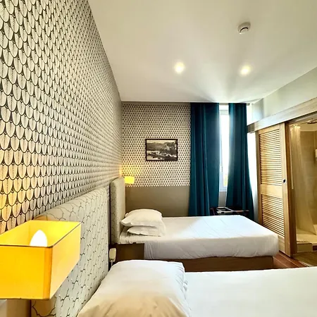 מלון Restaurant Christophe Colomb קאלבי