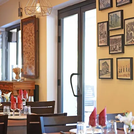 Otel Restaurant Christophe Colomb 3*