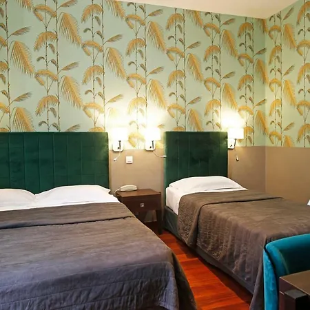 Hotel Restaurant Christophe Colomb 3*