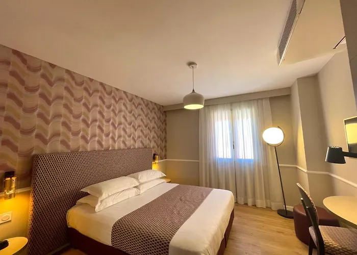 Hotell Restaurant Christophe Colomb Calvi (Corsica)