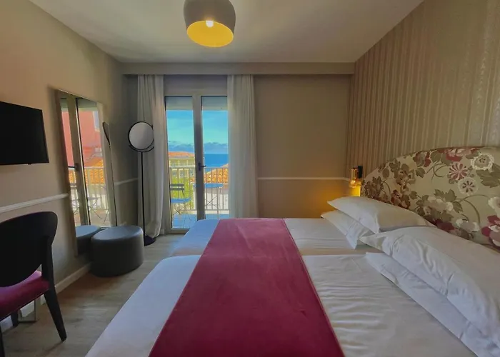 Restaurant Christophe Colomb Hotel 3*