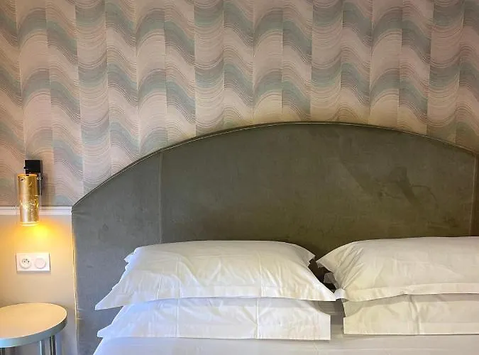 Hotel Restaurant Christophe Colomb 3*