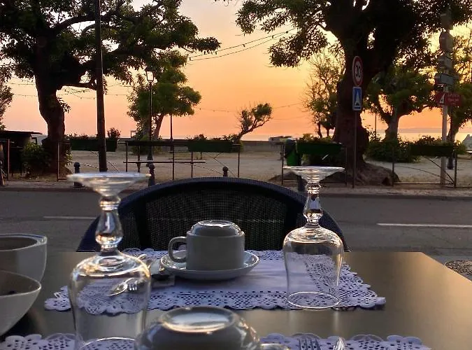 מלון Restaurant Christophe Colomb קאלבי