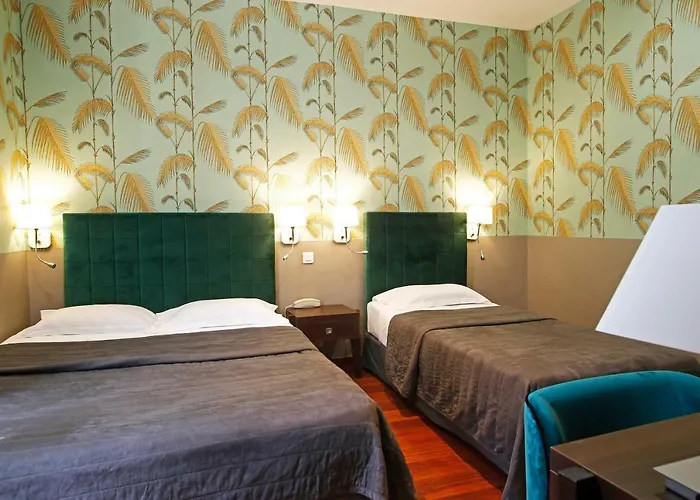 Hotel Restaurant Christophe Colomb 3*